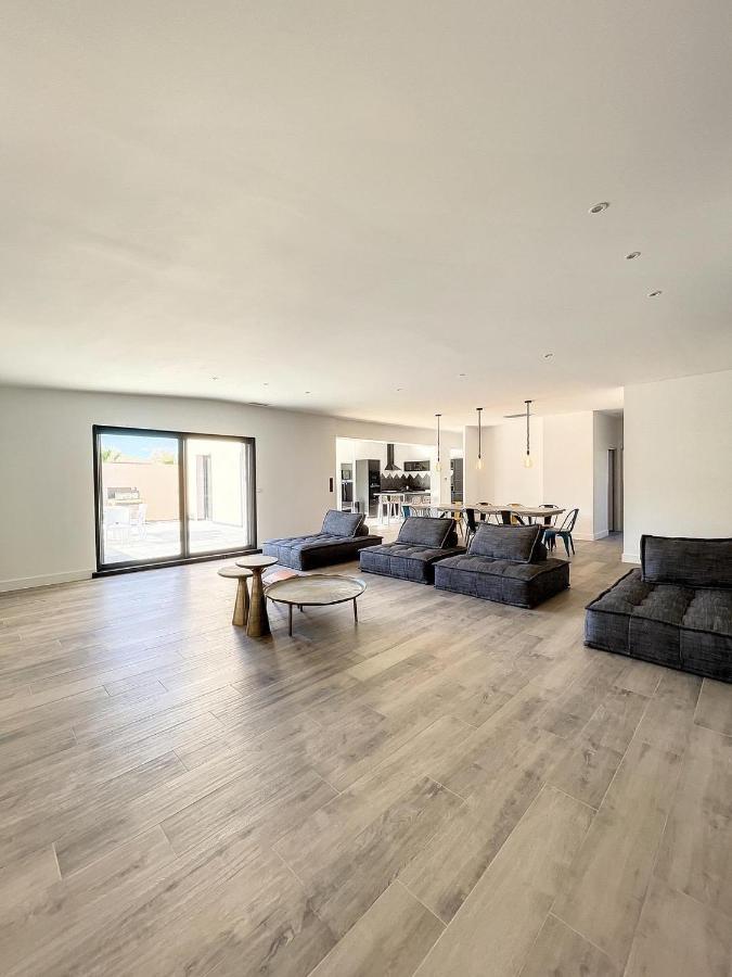 Villa 400M2 Piscine Interieure Tres Calme آجد المظهر الخارجي الصورة